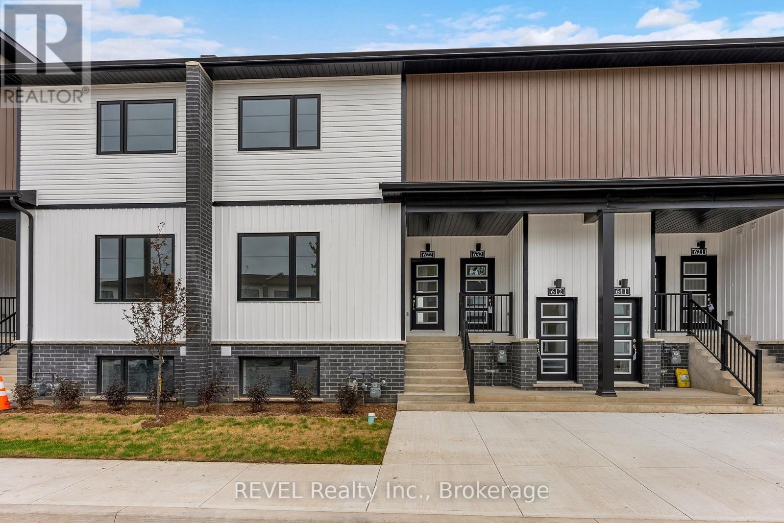 622 - 4263 Fourth Avenue, Niagara Falls (Downtown), ON - Outdoor With Facade