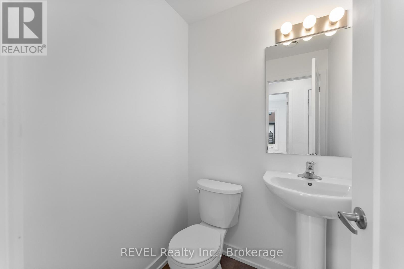 622 - 4263 Fourth Avenue, Niagara Falls (Downtown), ON - Indoor Photo Showing Bathroom