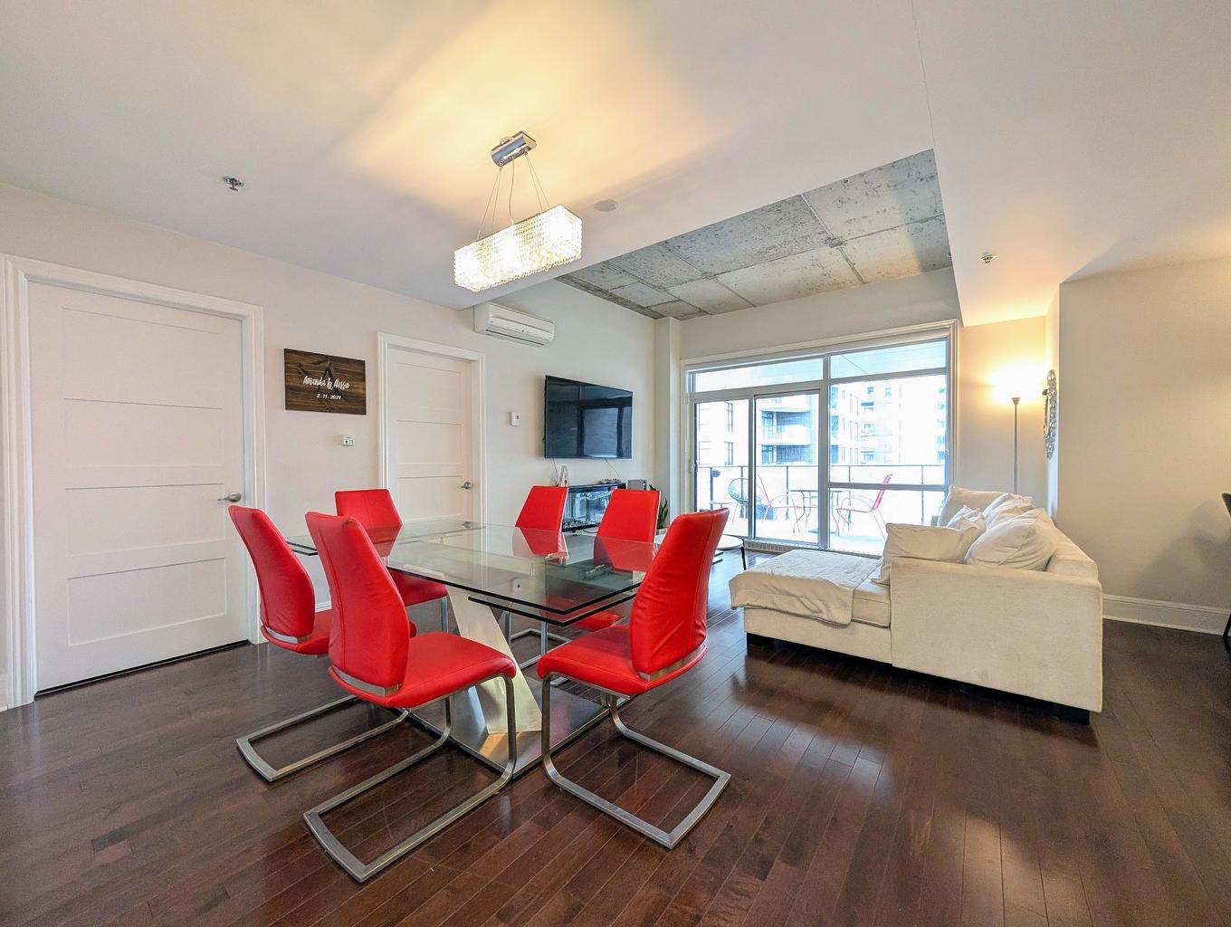 Salle à manger - 1003-2875 Av. Du Cosmodôme, Laval (Chomedey), QC - Indoor