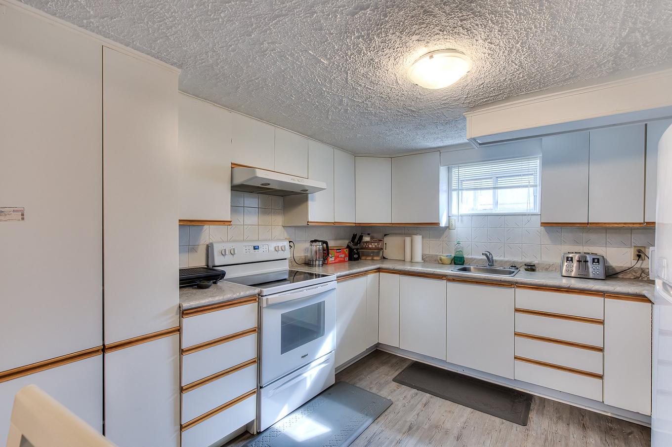 Cuisine - 4576 Ch. Bélair, Laval (Chomedey), QC - Indoor Photo Showing Kitchen