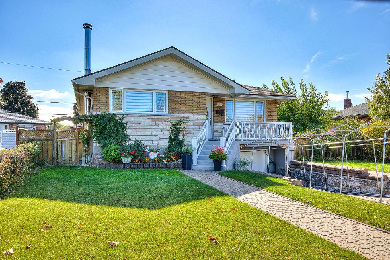 Façade - 4576 Ch. Bélair, Laval (Chomedey), QC - Outdoor