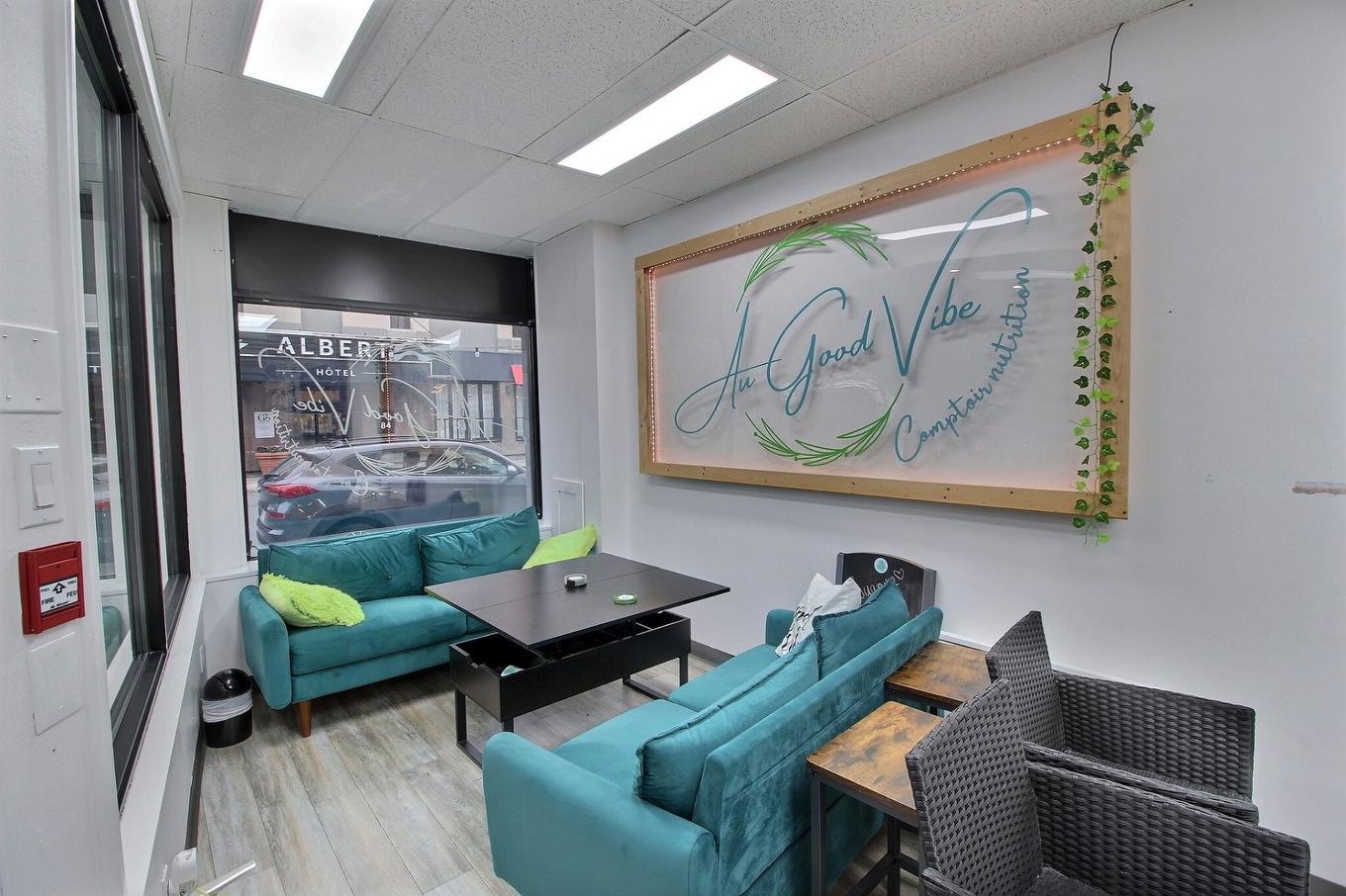 Dinette - 85 Av. Principale, Rouyn-Noranda, QC - Indoor