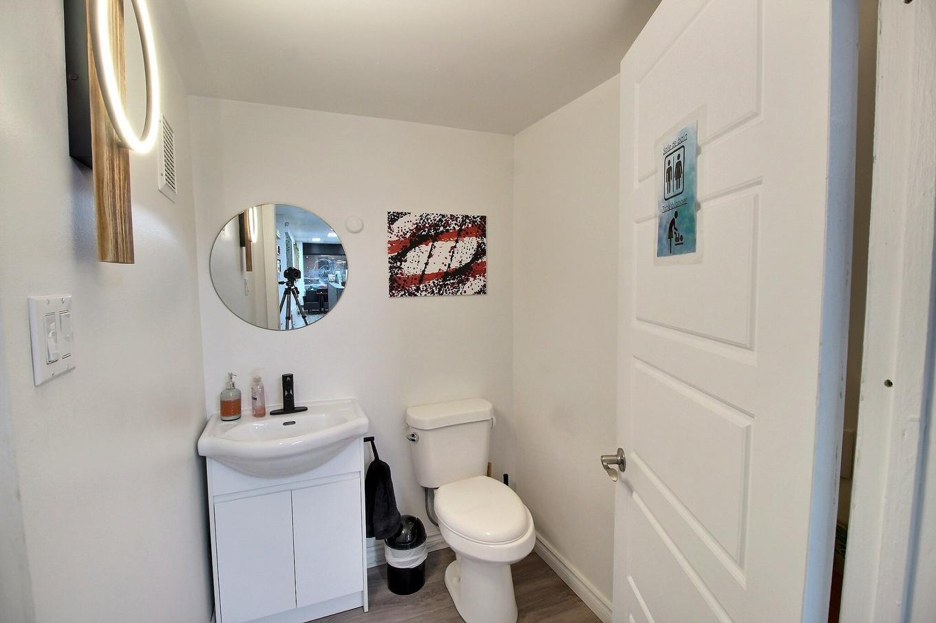 Powder room - 85 Av. Principale, Rouyn-Noranda, QC - Indoor Photo Showing Bathroom