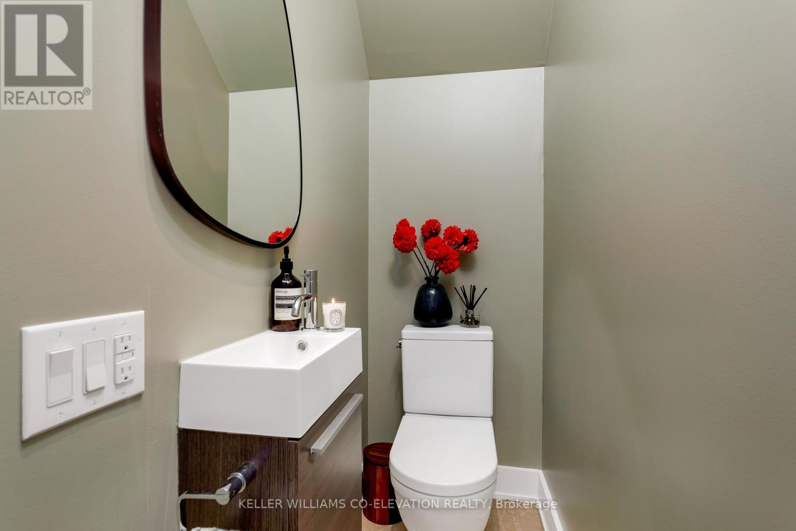 204 - 483 Dupont Street, Toronto, ON - Indoor Photo Showing Bathroom