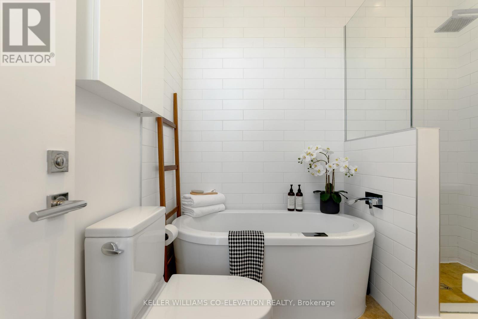 204 - 483 Dupont Street, Toronto, ON - Indoor Photo Showing Bathroom