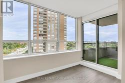 Solarium & Balcony. -