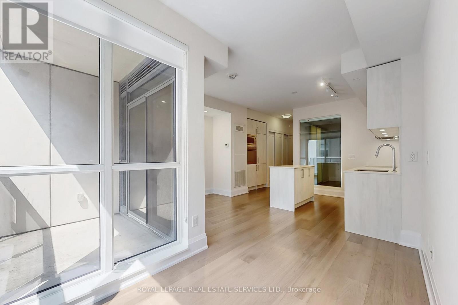 808 - 88 Cumberland Street, Toronto, ON - Indoor