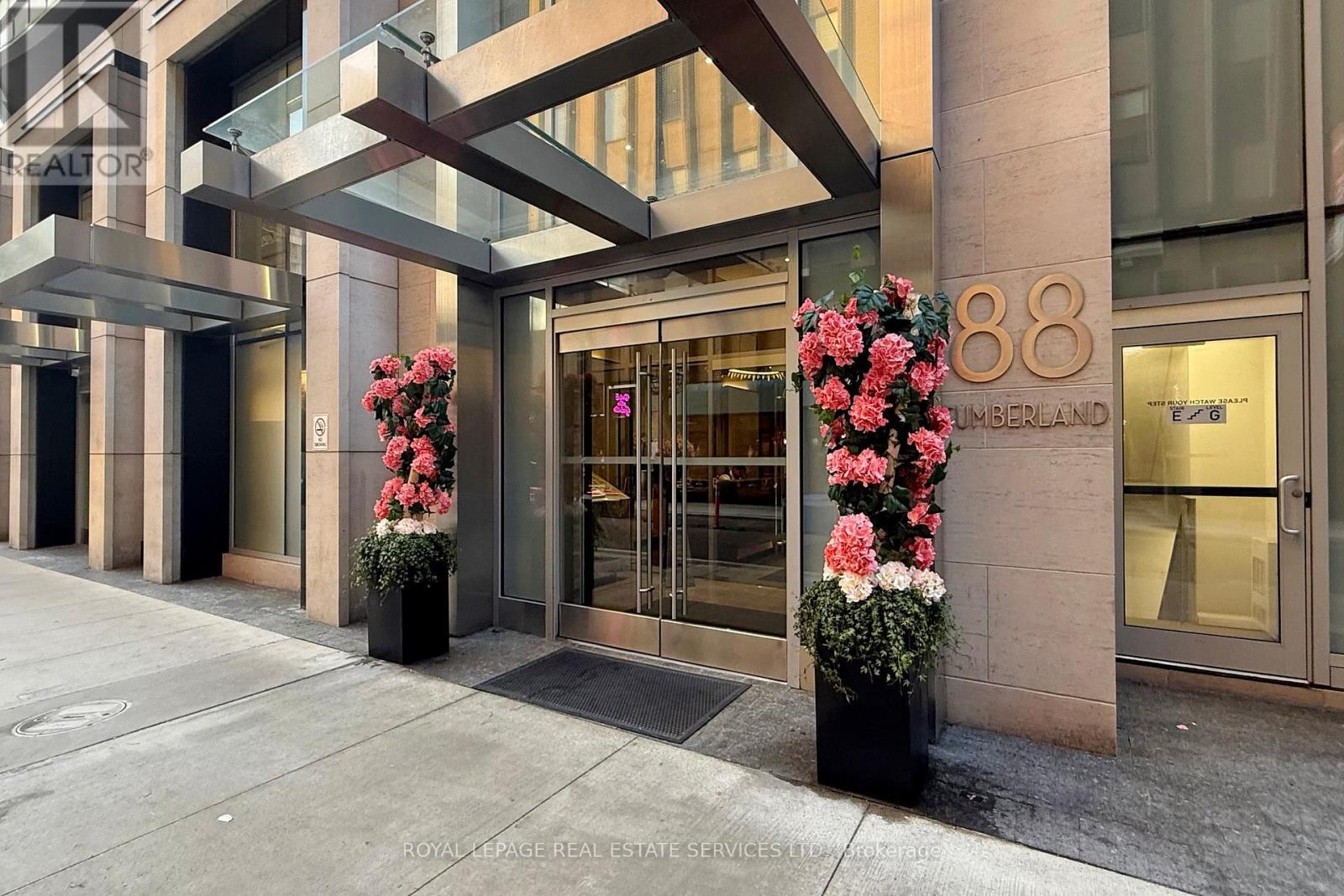 808 - 88 Cumberland Street, Toronto, ON - Outdoor With Exterior