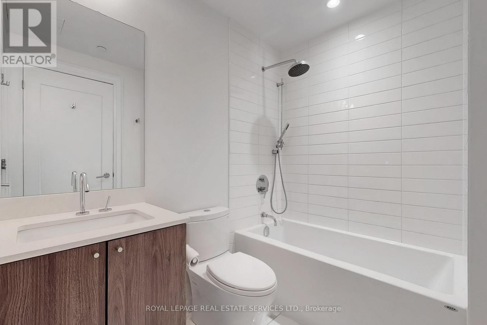 808 - 88 Cumberland Street, Toronto, ON - Indoor Photo Showing Bathroom