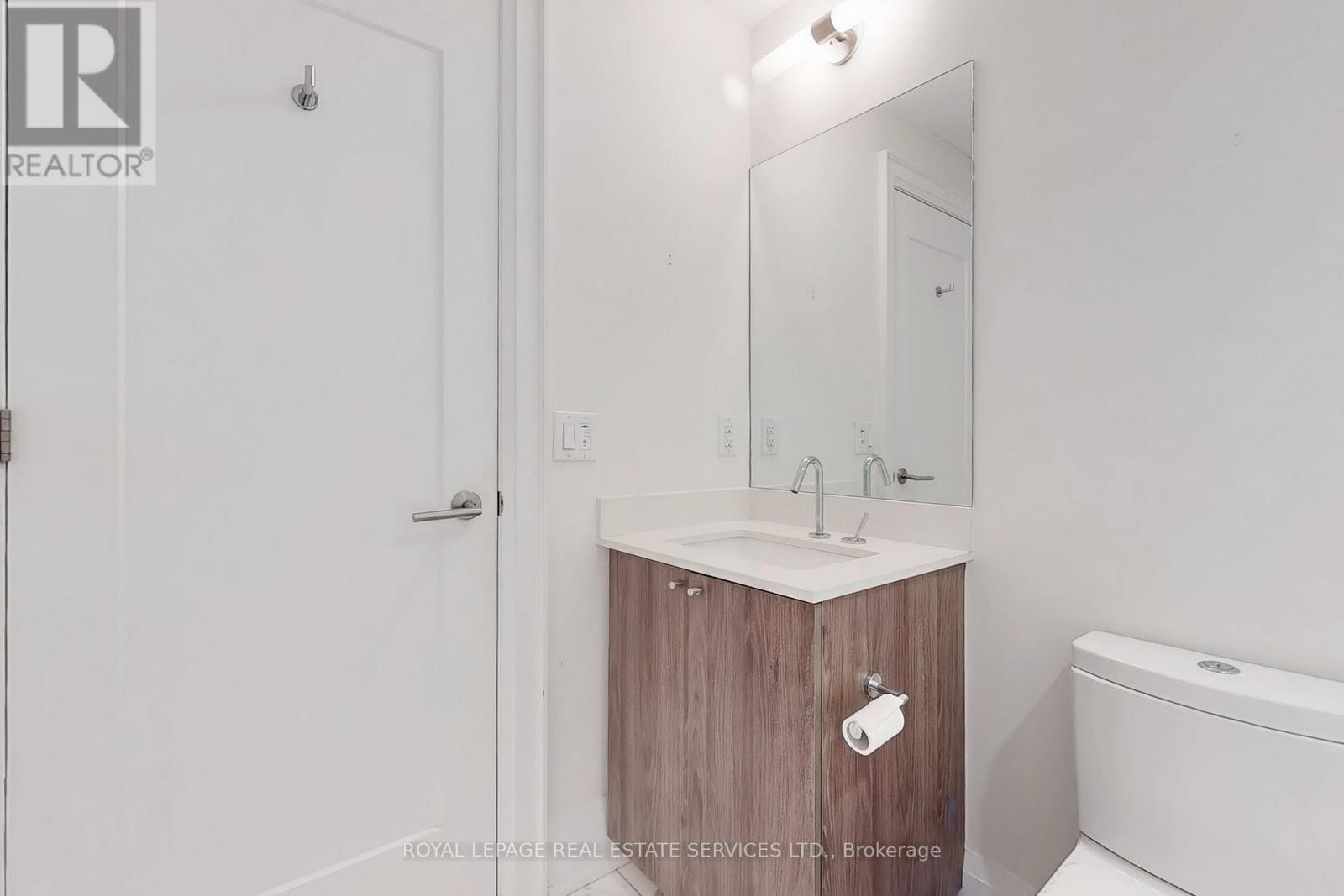 808 - 88 Cumberland Street, Toronto, ON - Indoor Photo Showing Bathroom