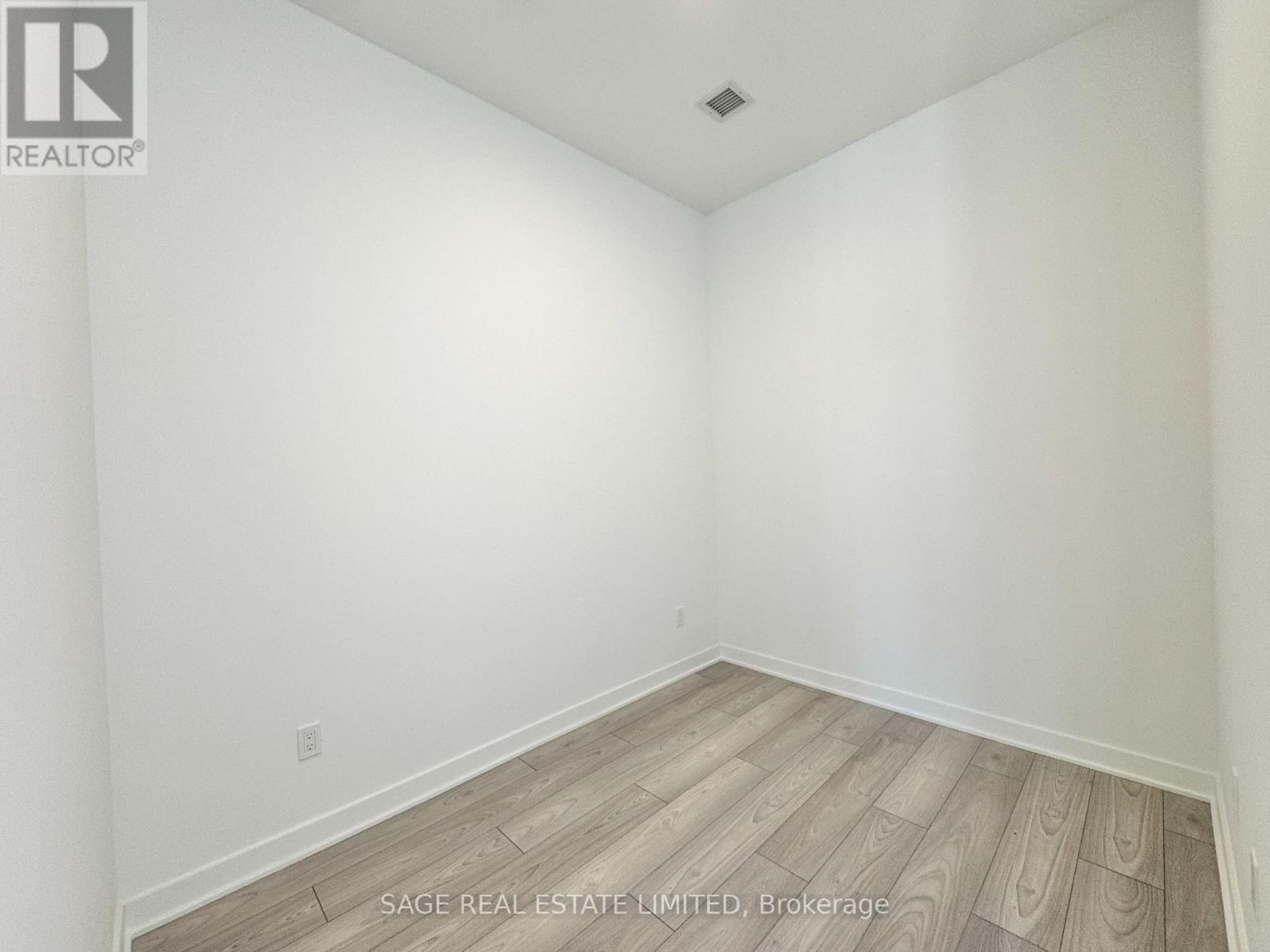 Den - 202 - 1007 The Queensway, Toronto, ON - Indoor Photo Showing Other Room