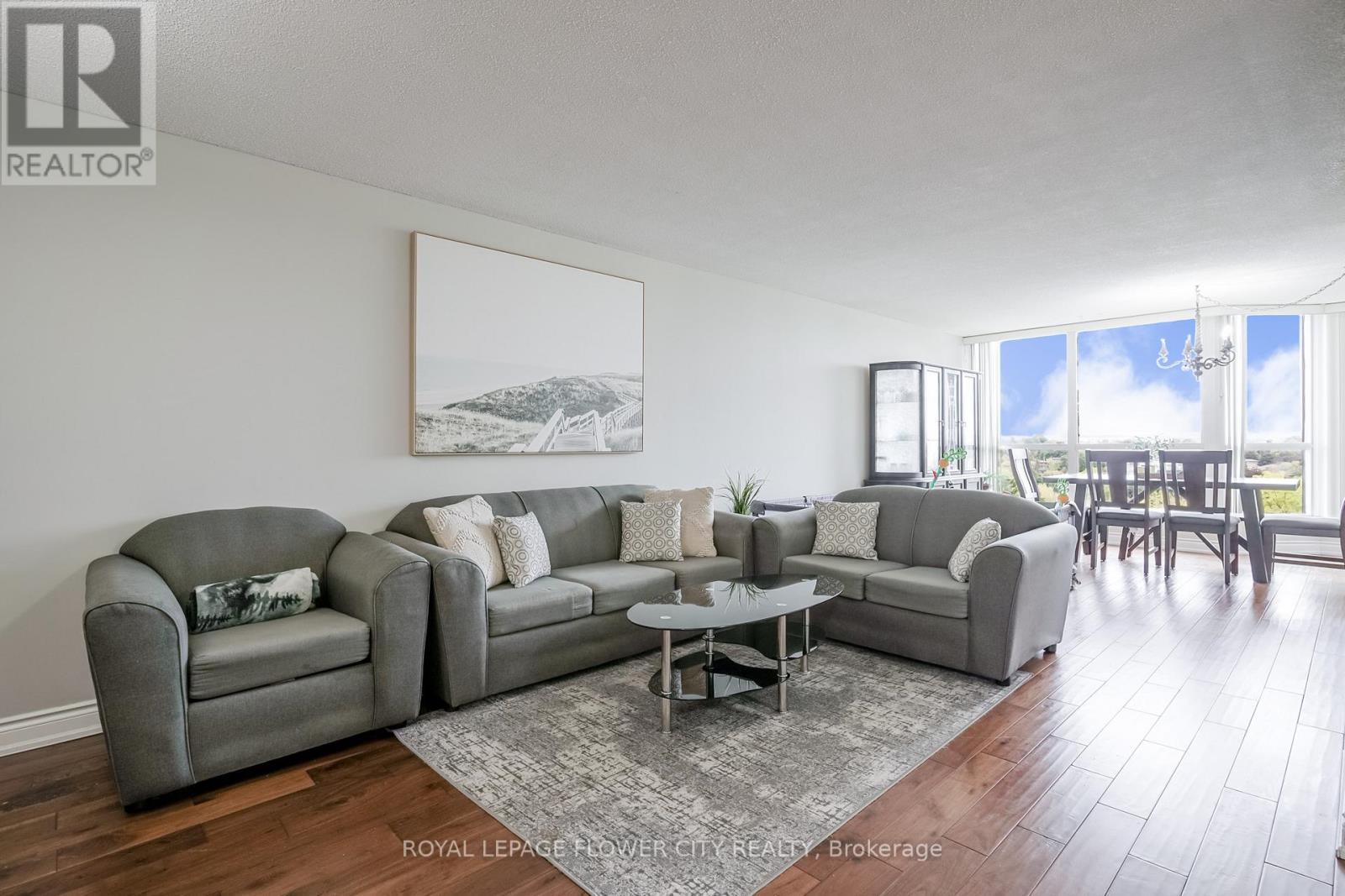 611 - 1 Rowntree Road N, Toronto, ON - Indoor Photo Showing Living Room