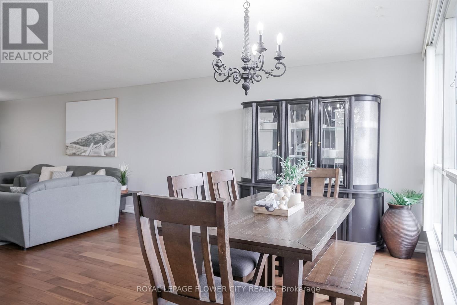 611 - 1 Rowntree Road N, Toronto, ON - Indoor Photo Showing Dining Room