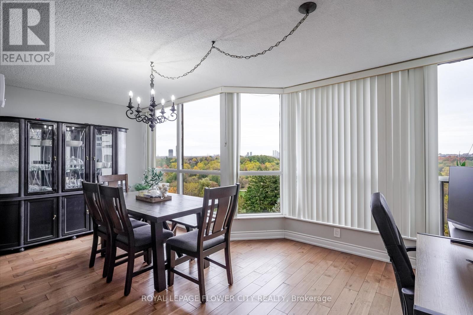 611 - 1 Rowntree Road N, Toronto, ON - Indoor Photo Showing Dining Room