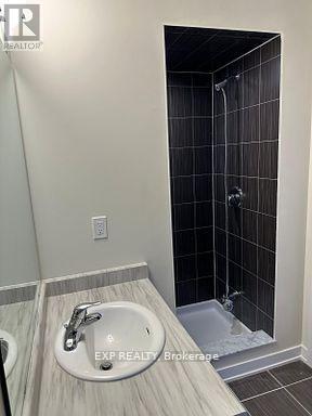 54 Rowlock Street, Welland, ON - Indoor Photo Showing Bathroom