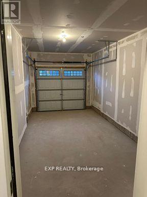 54 Rowlock Street, Welland, ON - Indoor Photo Showing Garage