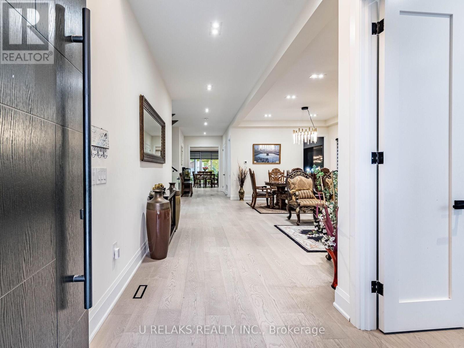 3081 Grenville Drive, Mississauga, ON - Indoor Photo Showing Other Room