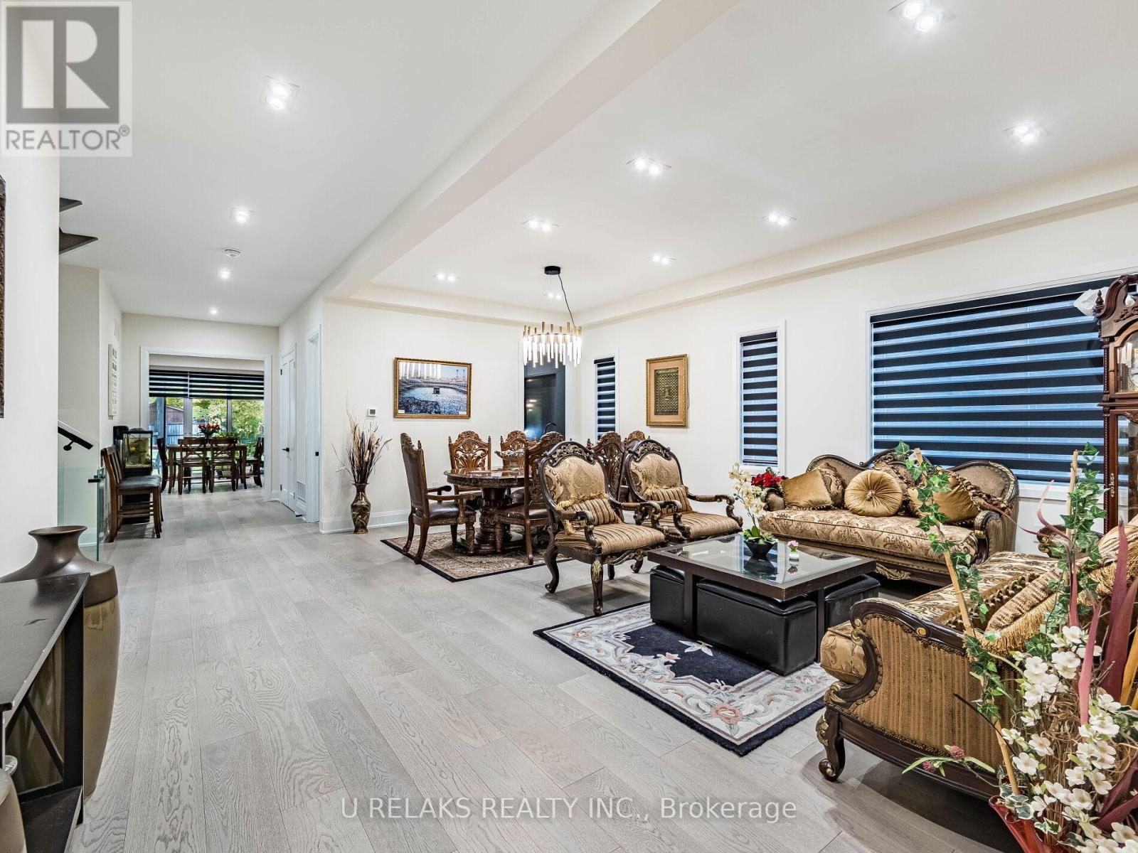 3081 Grenville Drive, Mississauga, ON - Indoor