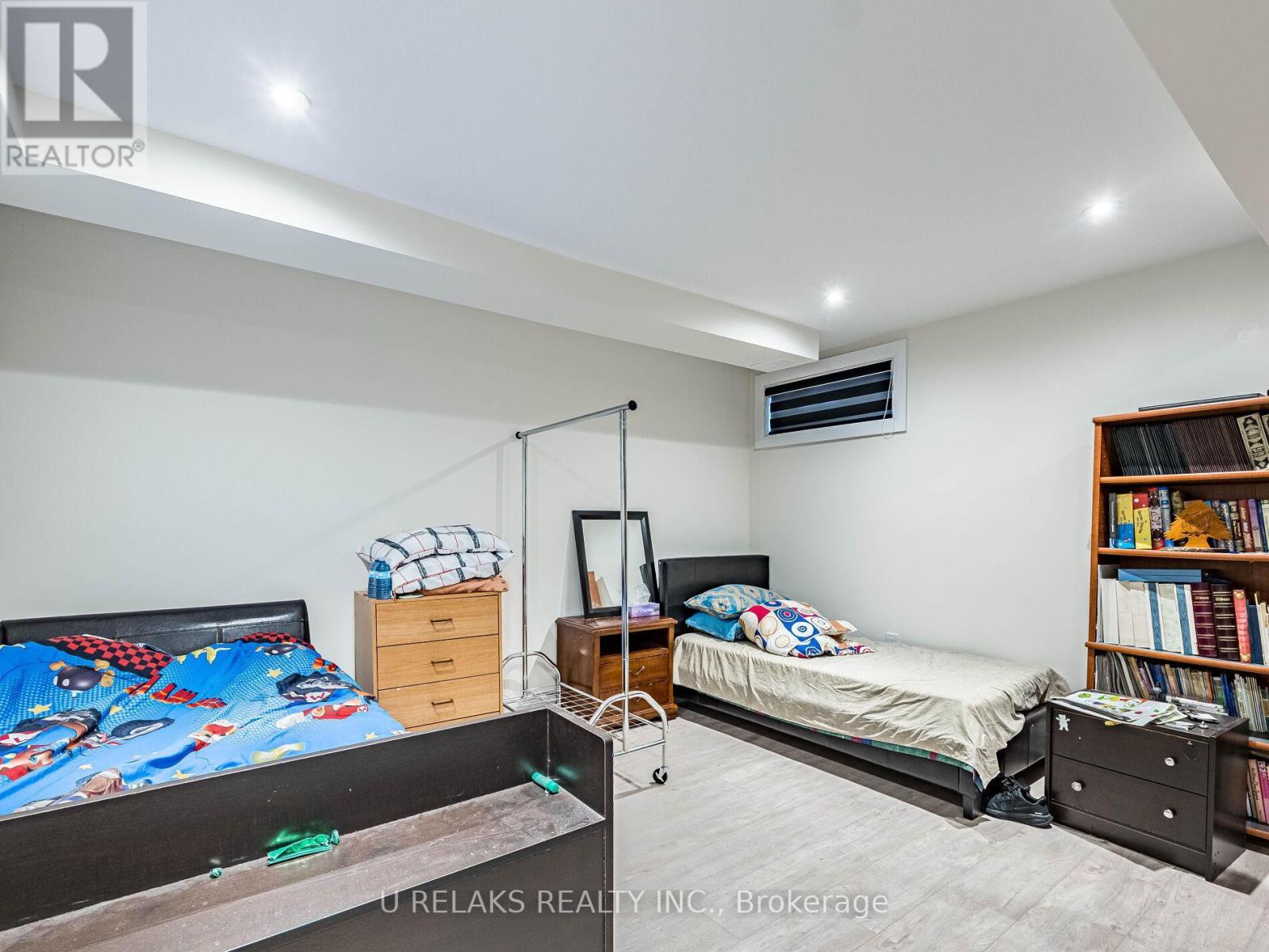 3081 Grenville Drive, Mississauga, ON - Indoor Photo Showing Bedroom