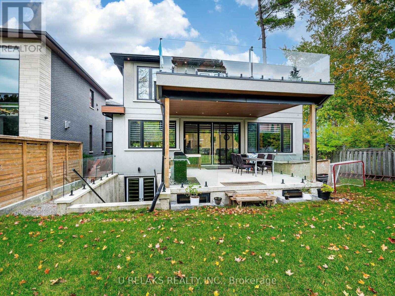 3081 Grenville Drive, Mississauga, ON - Outdoor With Deck Patio Veranda