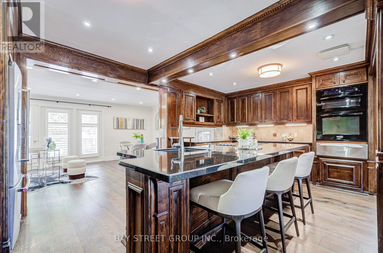 363 Lakeshore Road W, Oakville, ON - Indoor