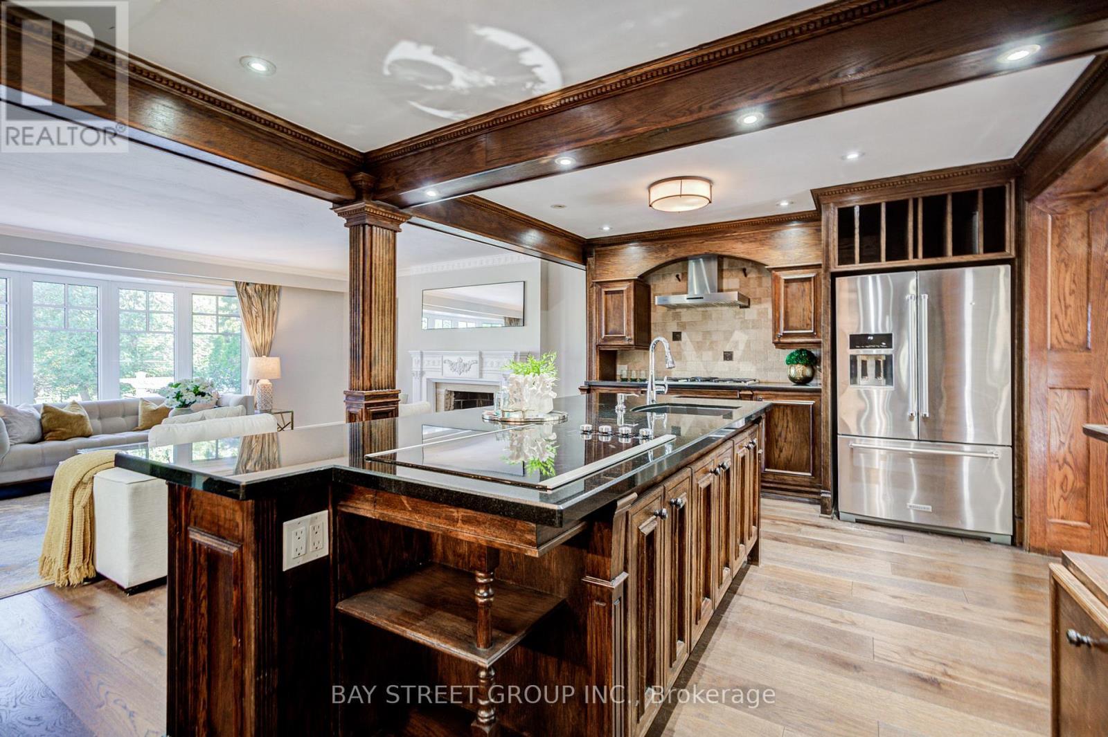 363 Lakeshore Road W, Oakville, ON - Indoor Photo Showing Kitchen