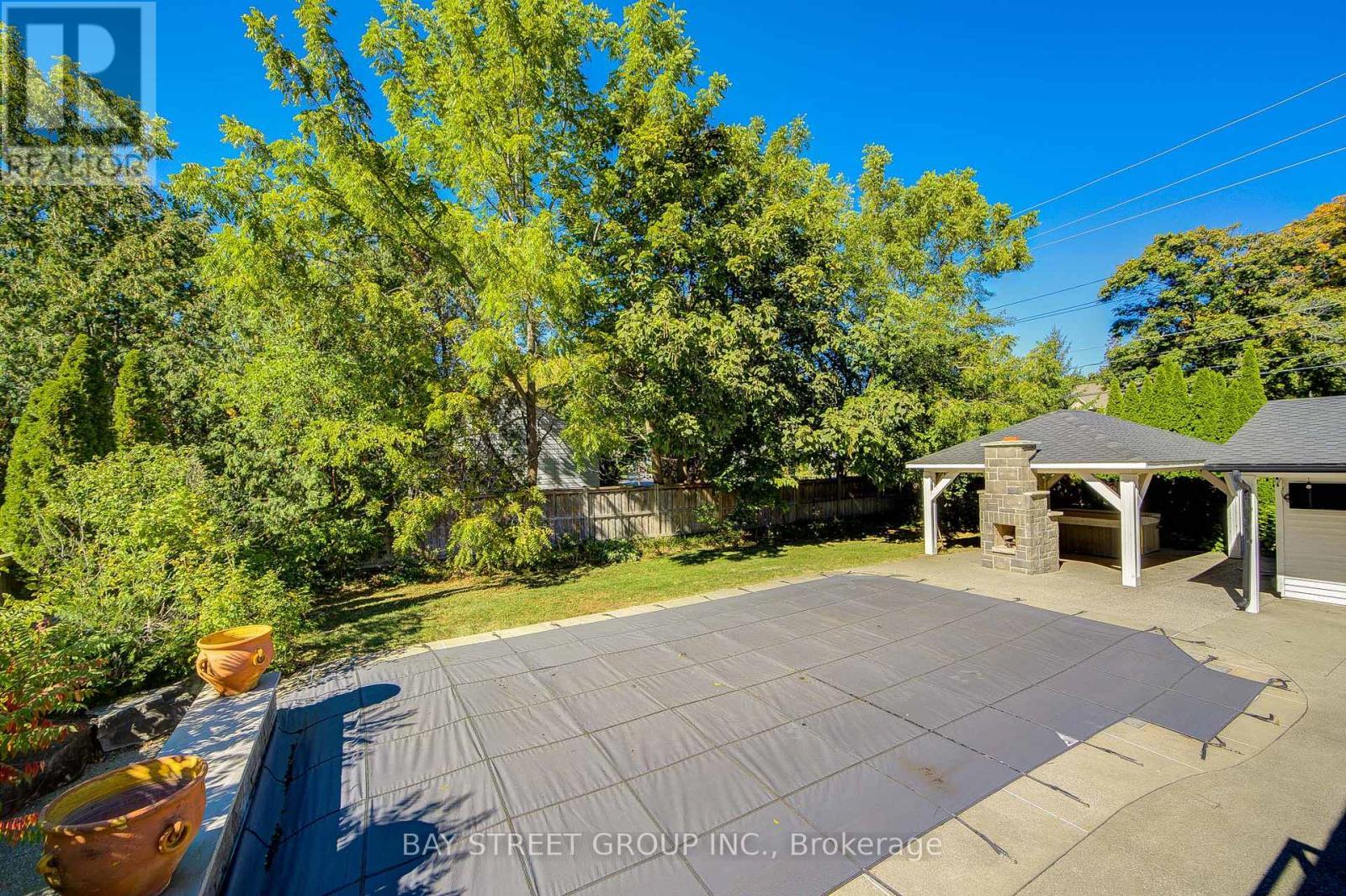 363 Lakeshore Road W, Oakville, ON - Outdoor