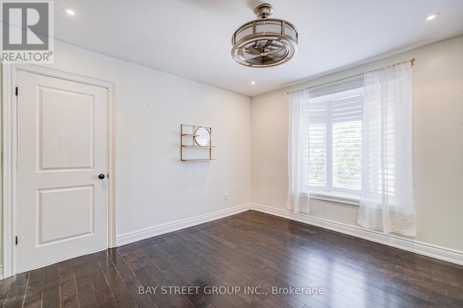 363 Lakeshore Road W, Oakville, ON - Indoor Photo Showing Other Room