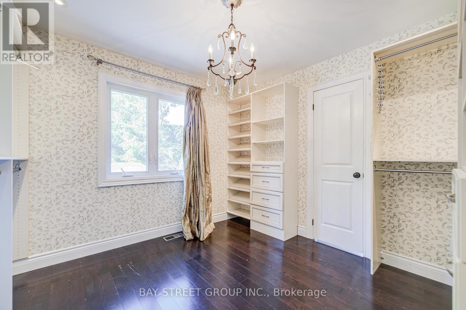 363 Lakeshore Road W, Oakville, ON - Indoor Photo Showing Other Room