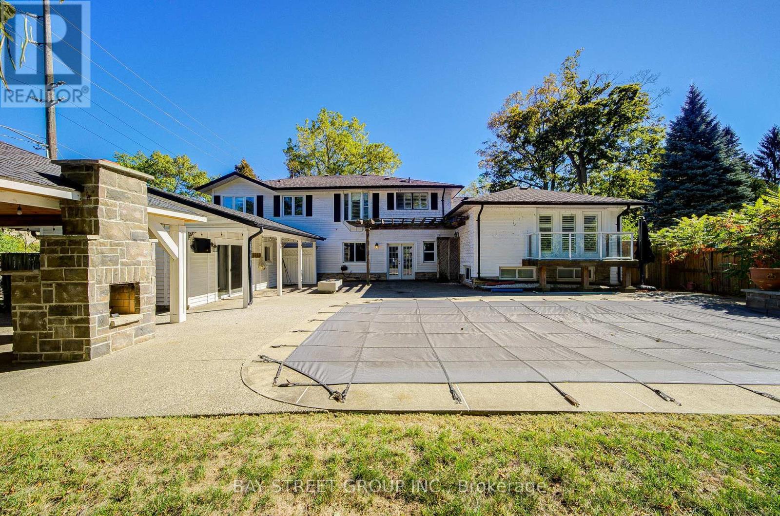 363 Lakeshore Road W, Oakville, ON - Outdoor