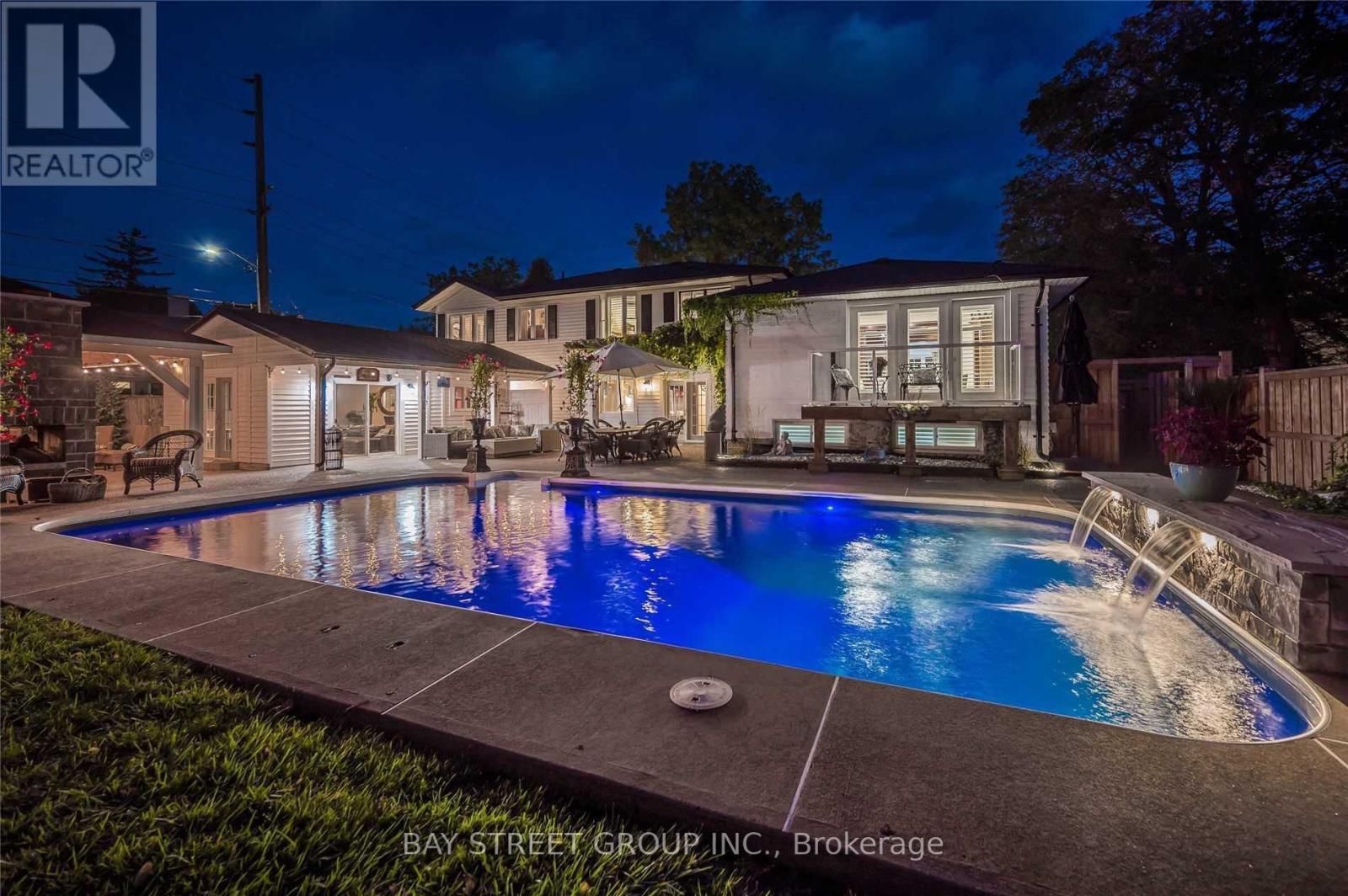 363 Lakeshore Road W, Oakville, ON - Outdoor With In Ground Pool With Deck Patio Veranda