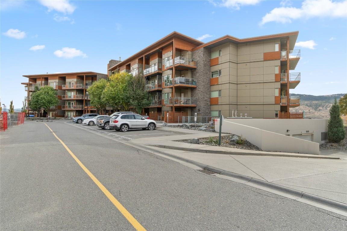 3402-1040 Talasa Court, Kamloops, BC - Outdoor With Balcony With Facade