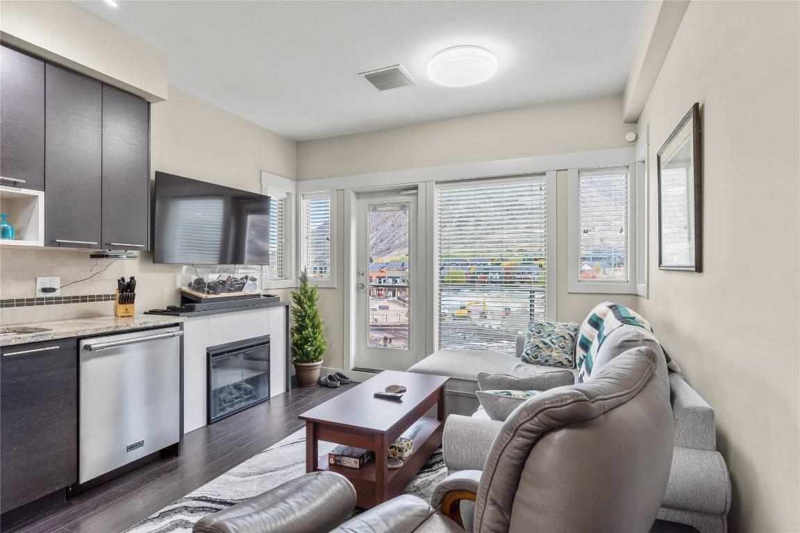 3402-1040 Talasa Court, Kamloops, BC - Indoor With Fireplace