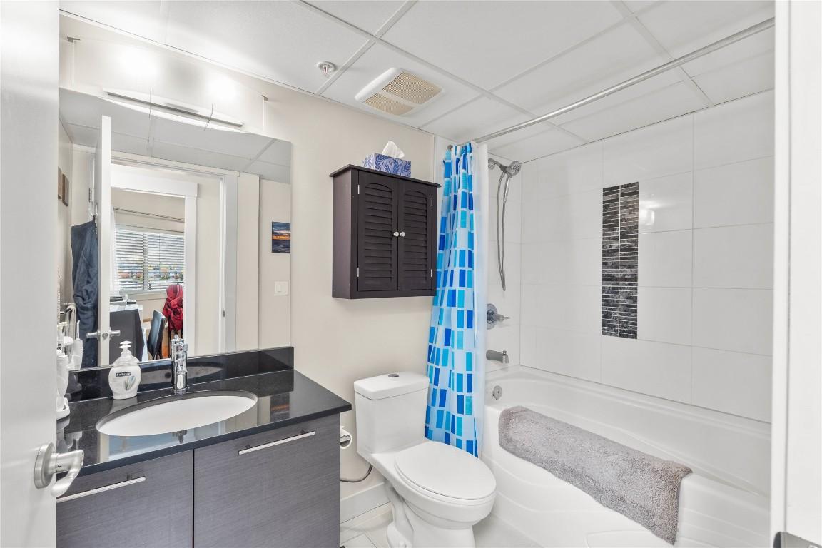 3402-1040 Talasa Court, Kamloops, BC - Indoor Photo Showing Bathroom