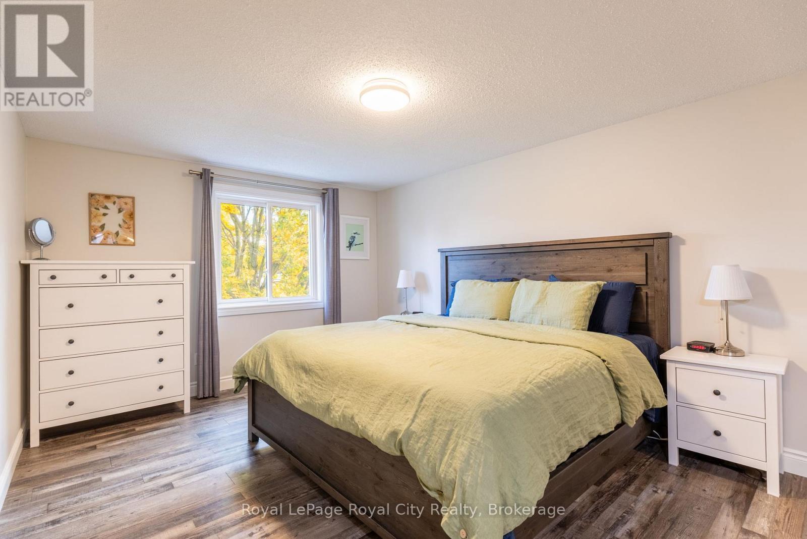 118 Stirling Macgregor Drive, Cambridge, ON - Indoor Photo Showing Bedroom