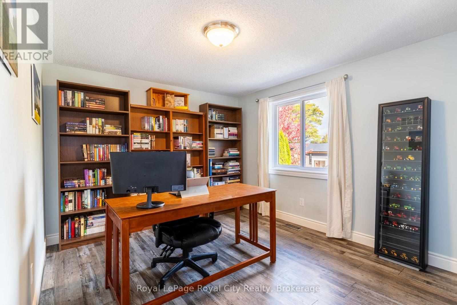 118 Stirling Macgregor Drive, Cambridge, ON - Indoor Photo Showing Office