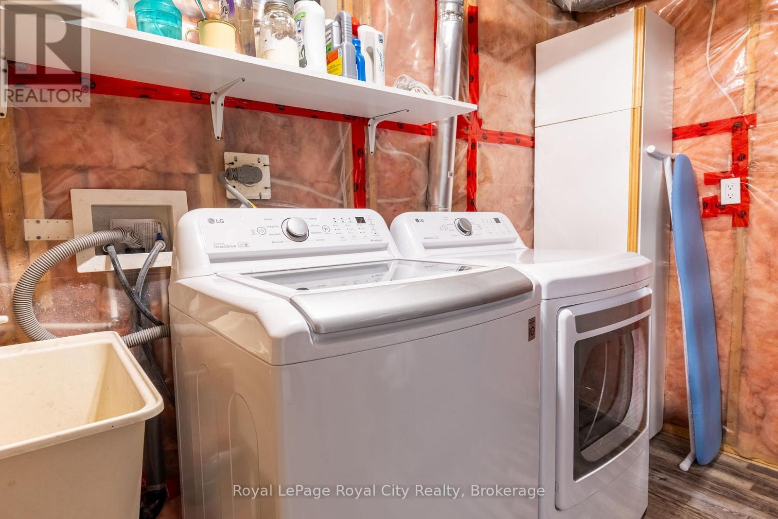 118 Stirling Macgregor Drive, Cambridge, ON - Indoor Photo Showing Laundry Room