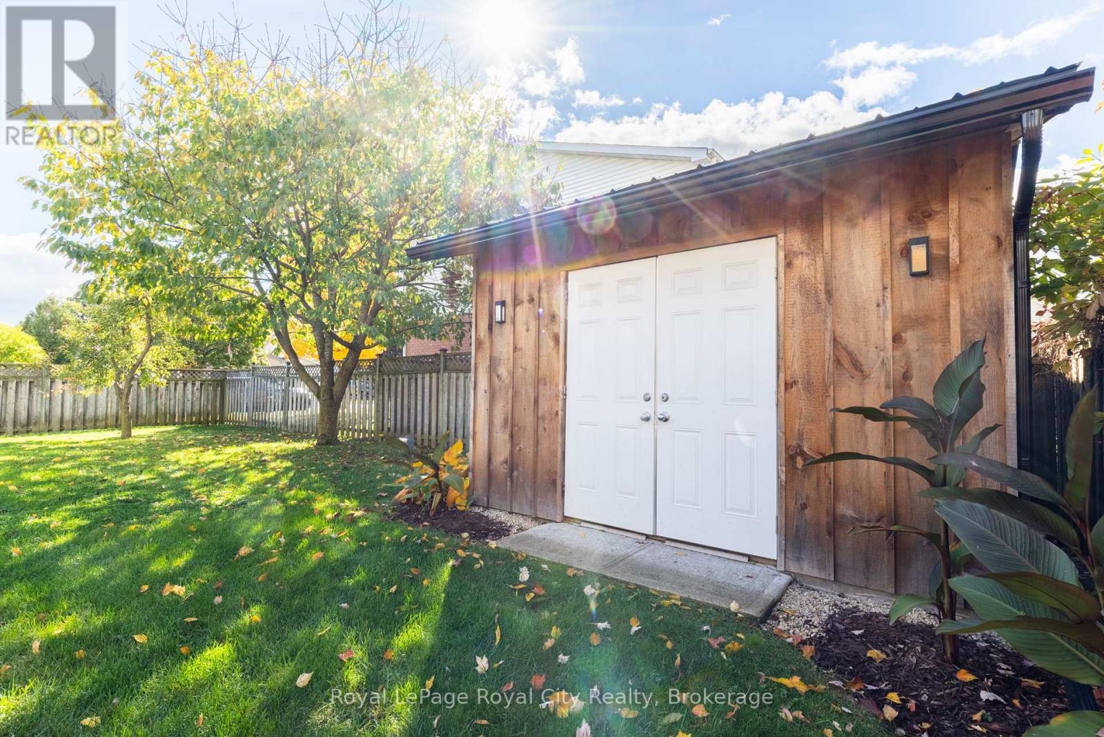 118 Stirling Macgregor Drive, Cambridge, ON - Outdoor