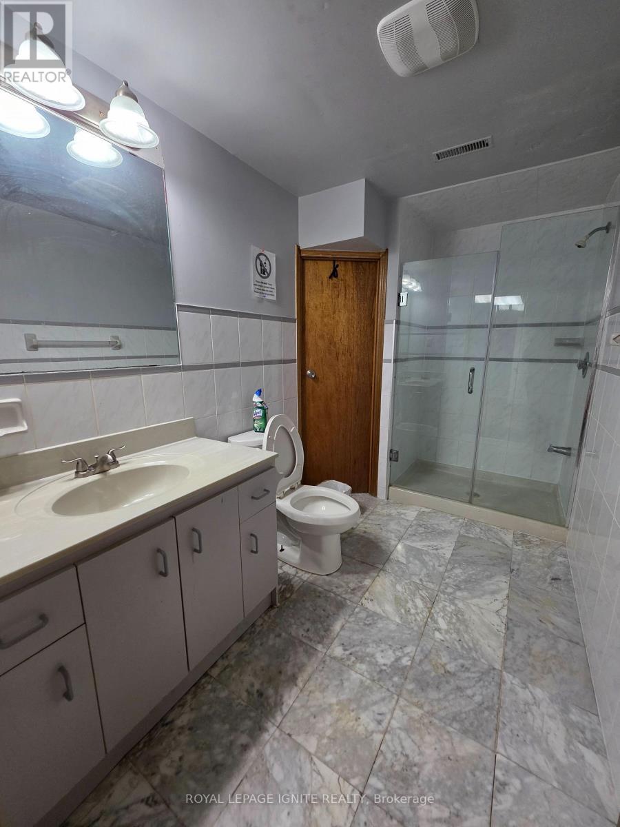Bsmt - 75 Glenthorne Drive, Toronto, ON - Indoor Photo Showing Bathroom
