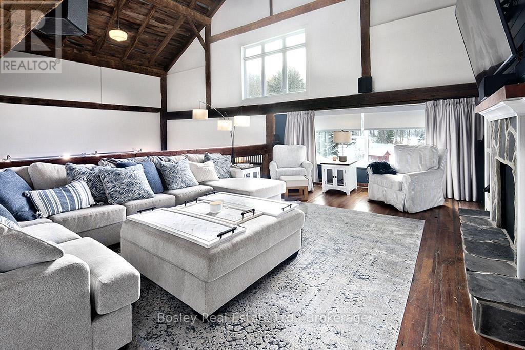 121 Old Highway 26, Meaford, ON - Indoor Photo Showing Living Room