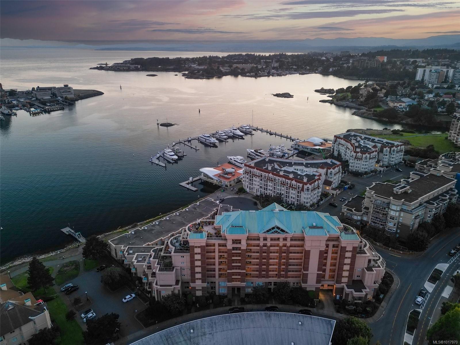 126-75 Songhees Rd, Victoria, BC