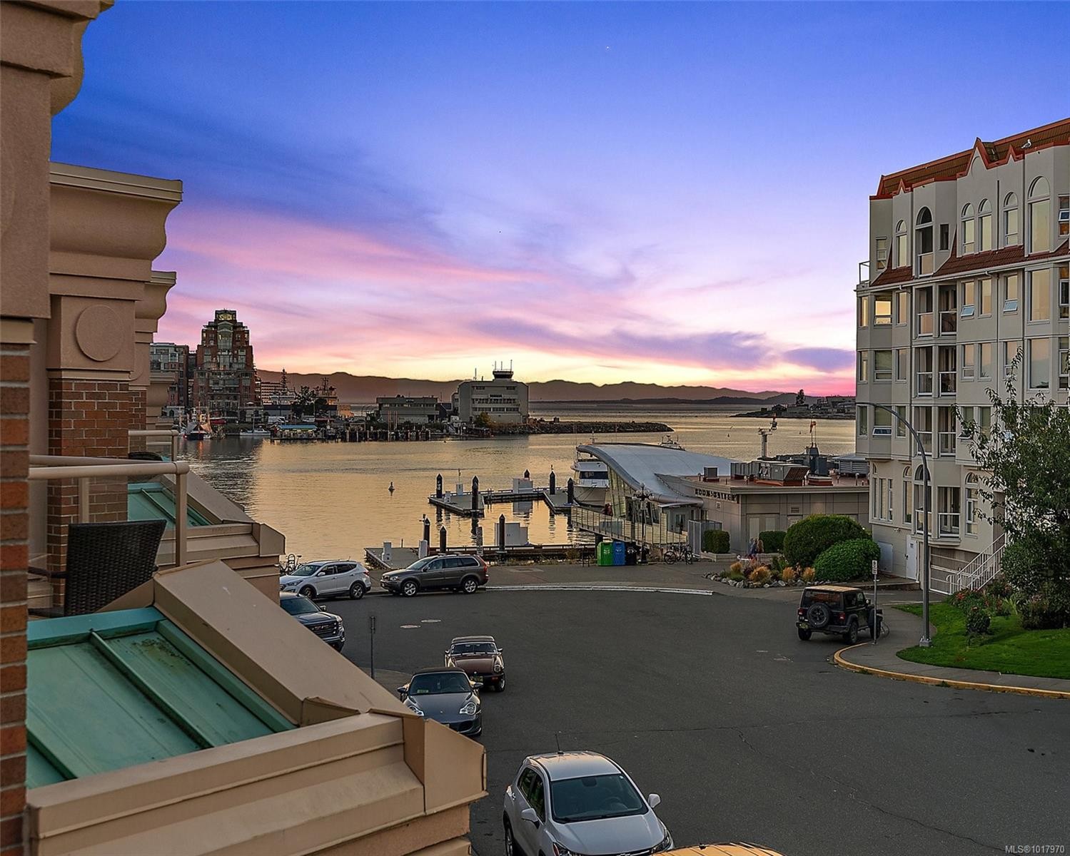 126-75 Songhees Rd, Victoria, BC