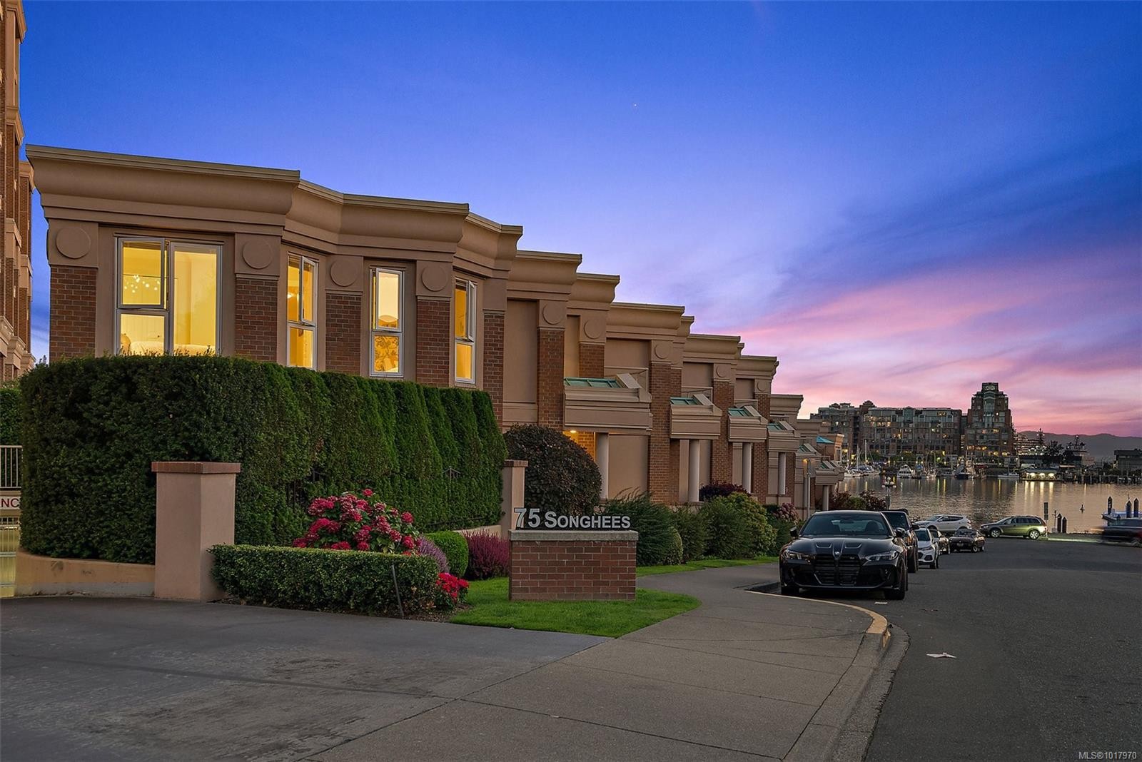 126-75 Songhees Rd, Victoria, BC