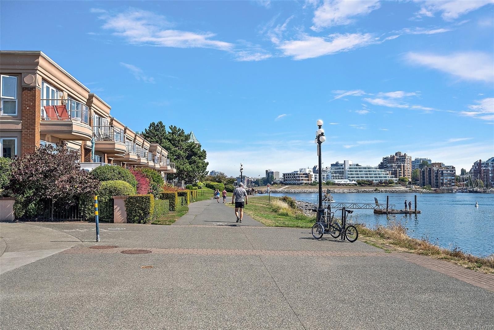 126-75 Songhees Rd, Victoria, BC