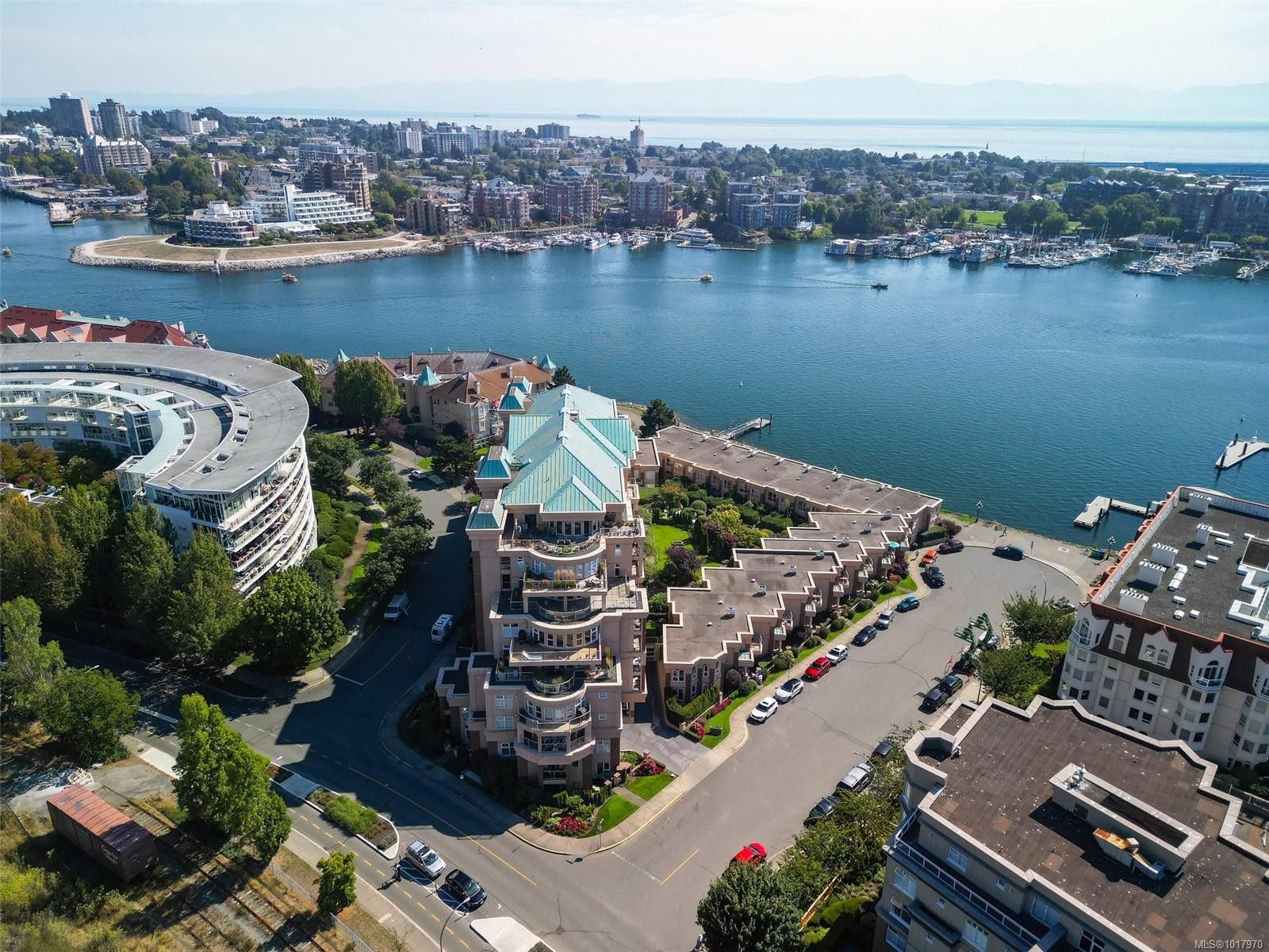 126-75 Songhees Rd, Victoria, BC