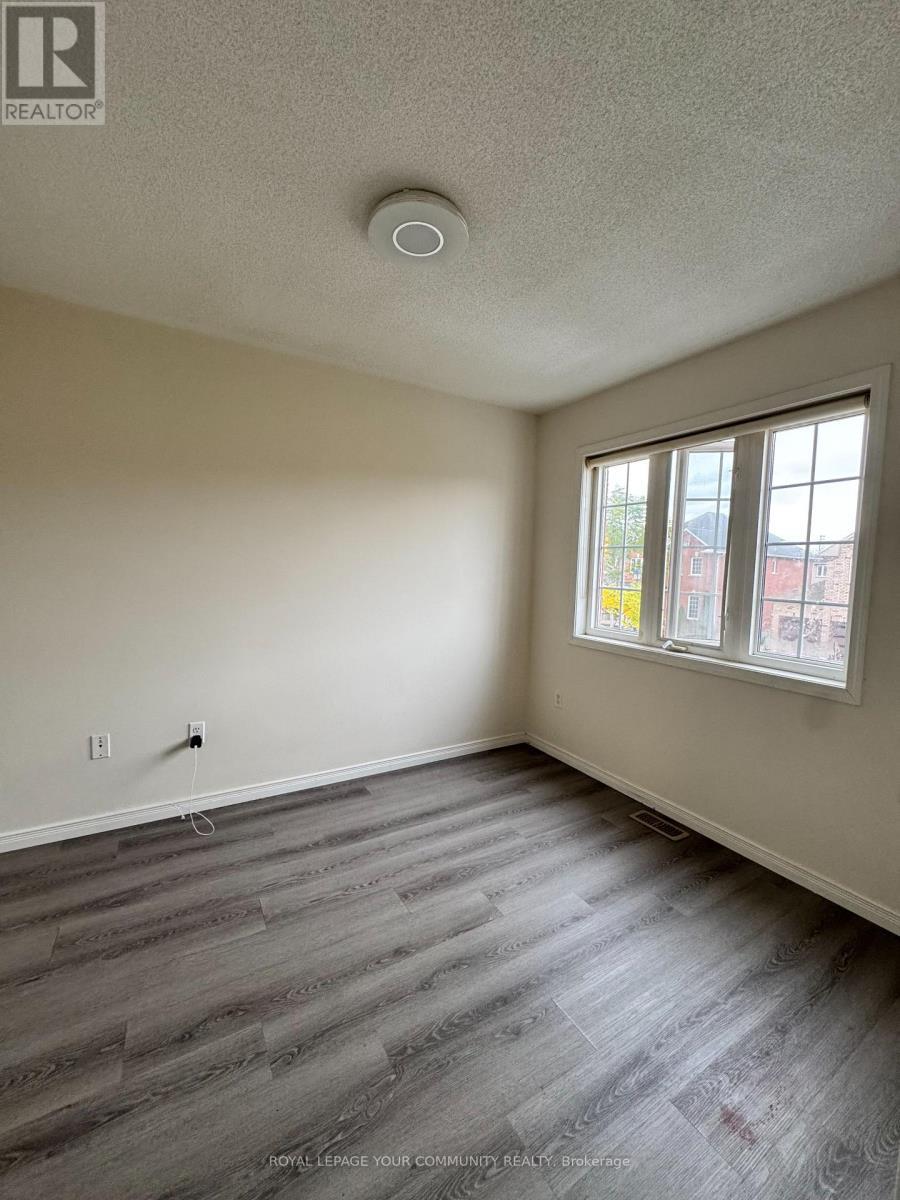 163 Flagstone Way, Newmarket, ON - Indoor Photo Showing Other Room