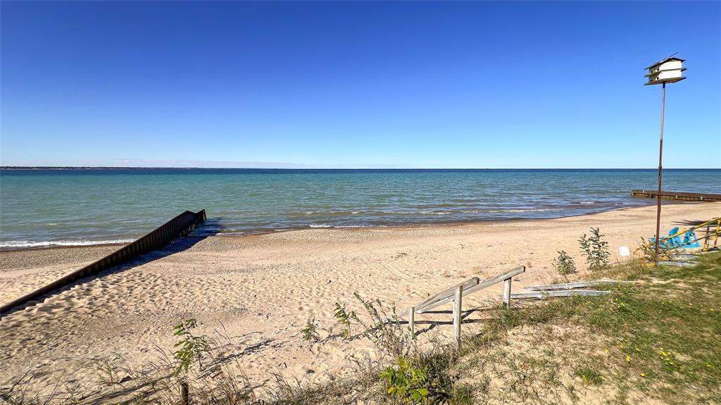 686 Beach Lane, Sarnia, ON