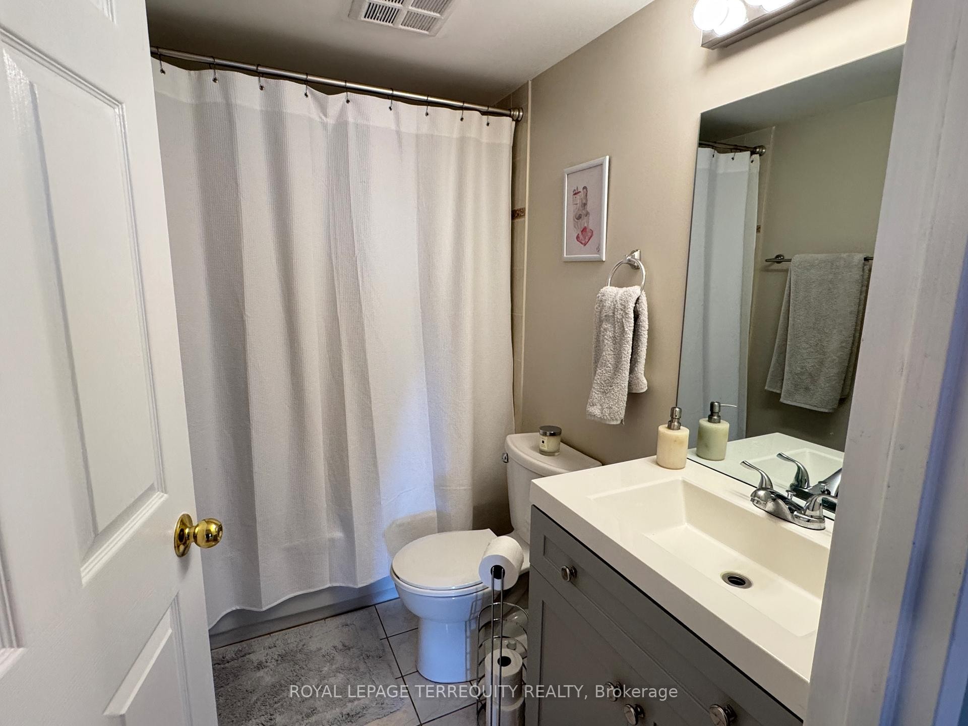 601-256 Doris Avenue, Toronto, ON - Indoor Photo Showing Bathroom
