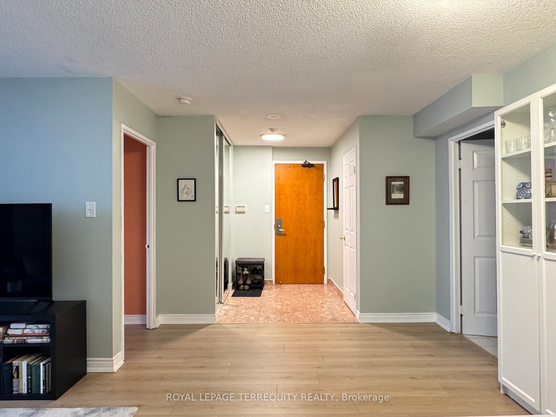 601-256 Doris Avenue, Toronto, ON - Indoor Photo Showing Other Room