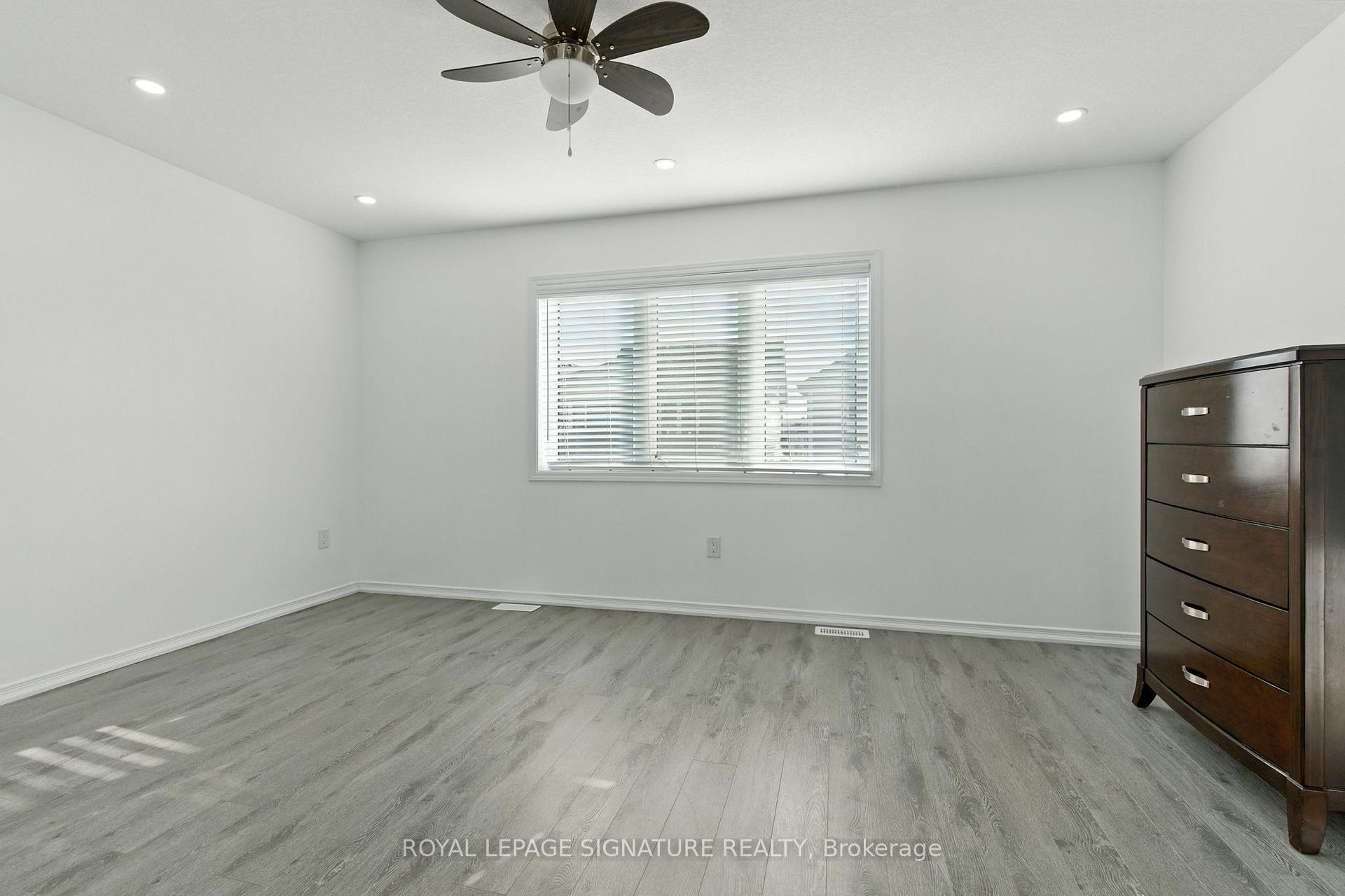 16 Froggy Drive, Thorold, ON - Indoor Photo Showing Other Room